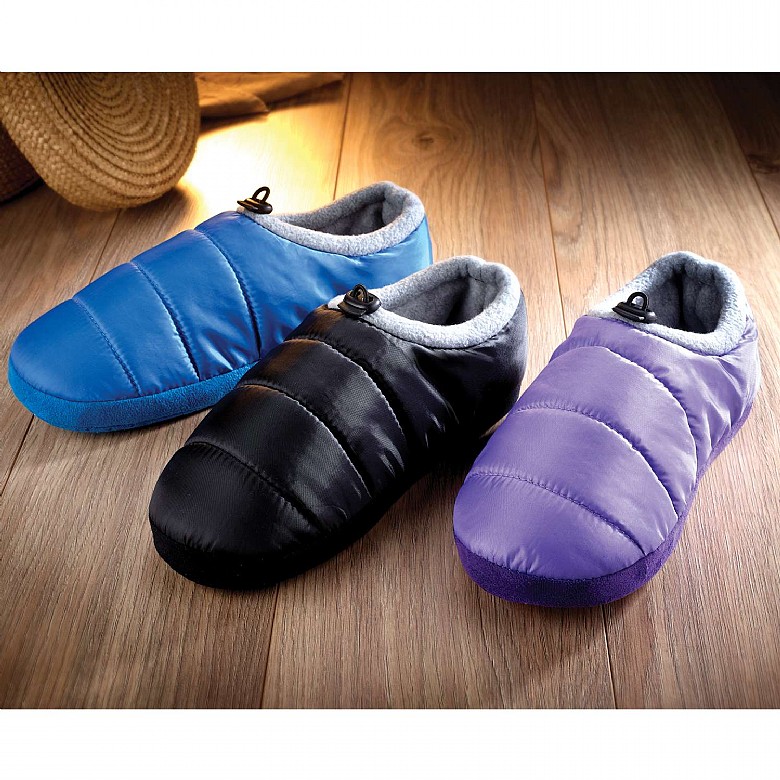 Slippers with outlet memory foam insoles