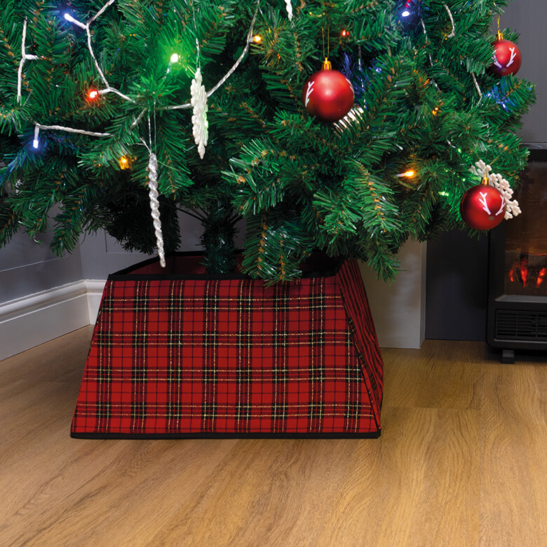 red tartan christmas tree