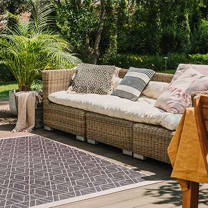 Outdoor Rugs & Cushions | Garden Furniture | Garden & Outdoors ...